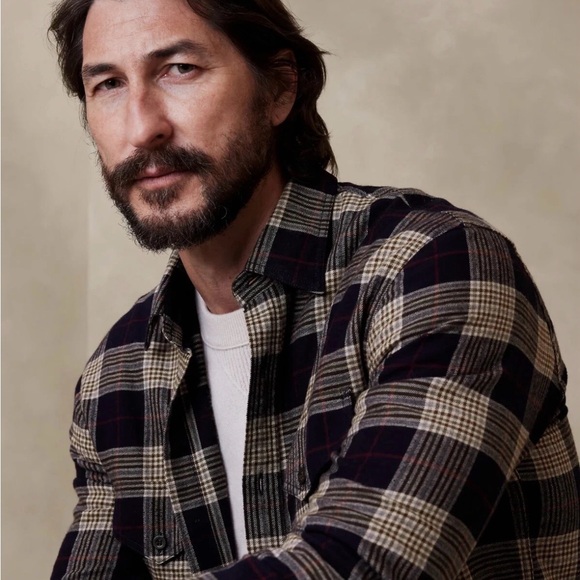 Banana Republic Men's Emiliano Utility Shirt, Navy Plaid Sz Medium - $80 - Picture 2 of 9